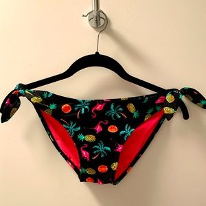 Xhilaration | Tropical Bikini Bottom | Medium